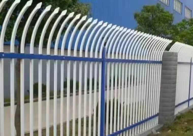 威海户外庭院围墙护栏 带装饰花围墙护栏小区护栏 围网护栏铁艺护栏锌钢护栏